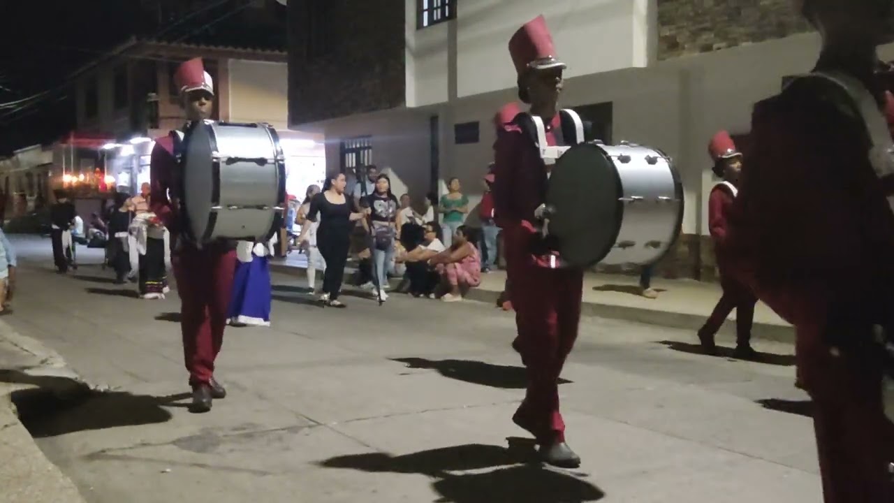 Procesión Católica de niños (La Piedad) Barrio Santa Bárbara, Buga Valle Del Cauca, Colombia