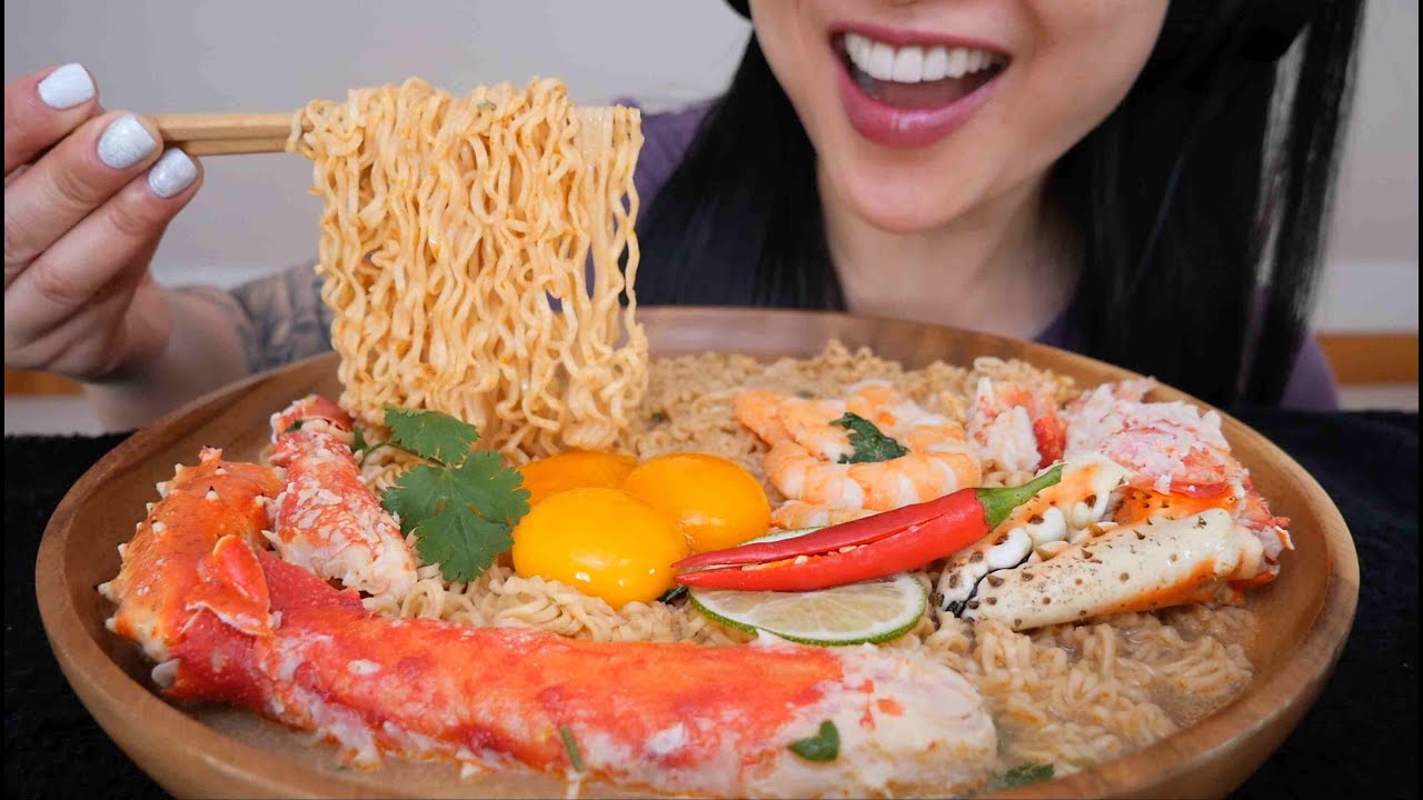 KING CRAB TOM YUM NOODLE SOUP (ASMR EATING SOUNDS) NO TALKING | SAS-ASMR