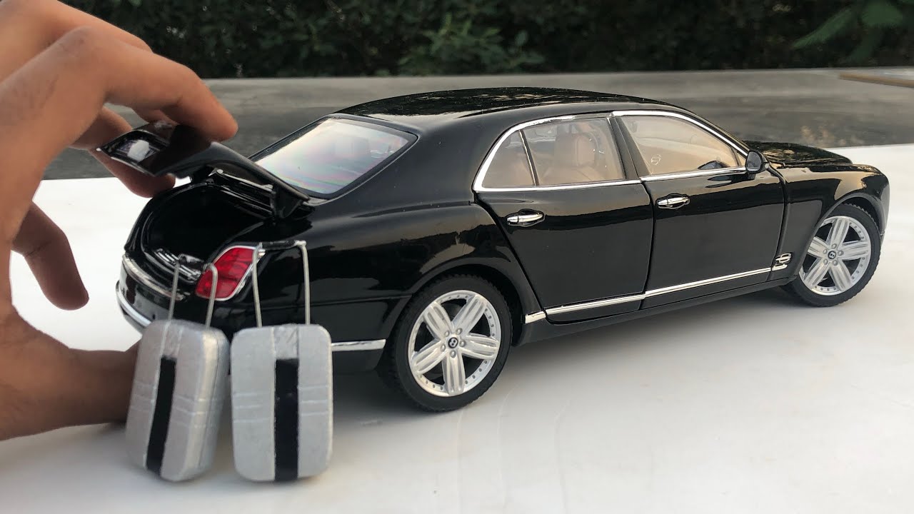 Unboxing of Mini Bentley Mulsanne 1/18 Diecast Model | Miniature Bags | Bentley Motors Shop