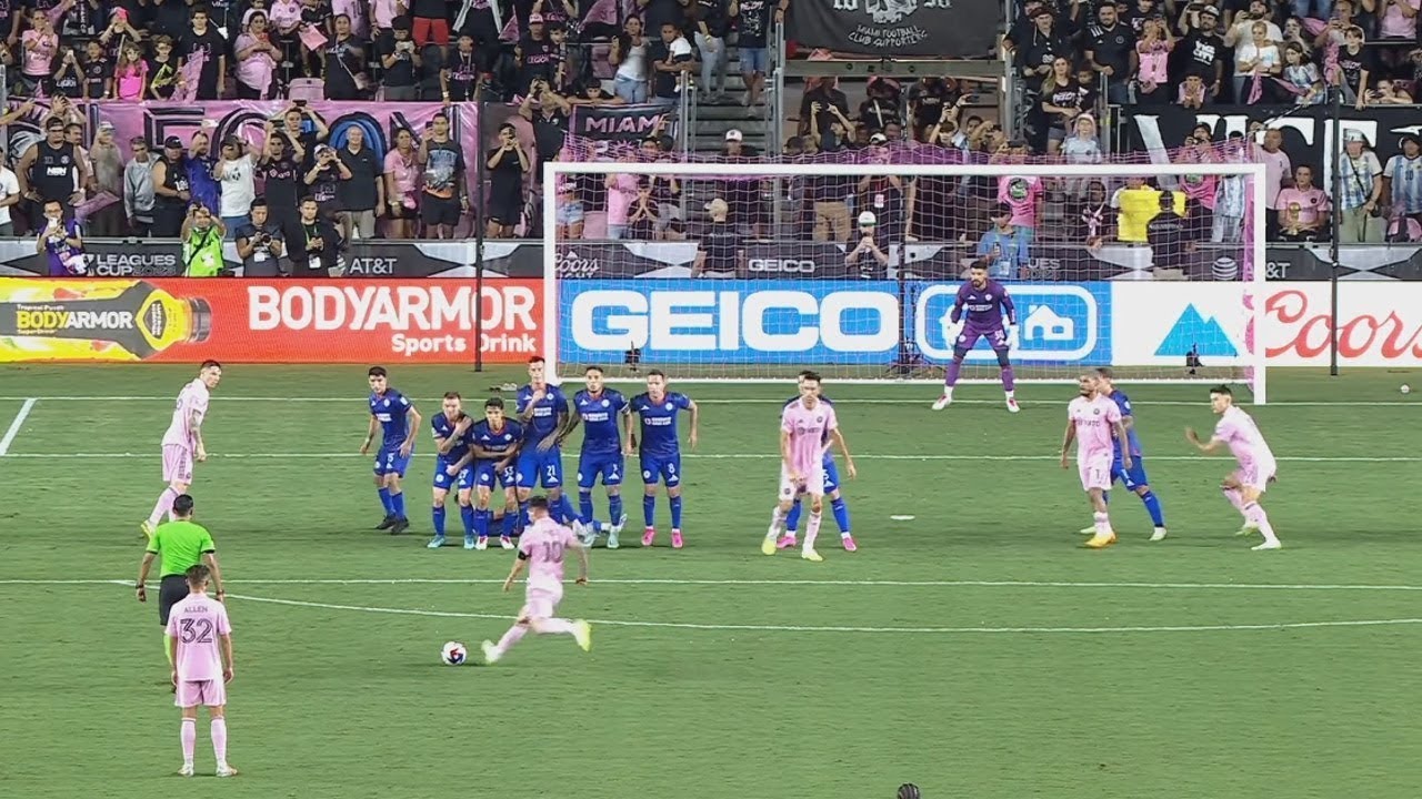 Lionel Messi Freekick Debut Goal vs Cruz Azul