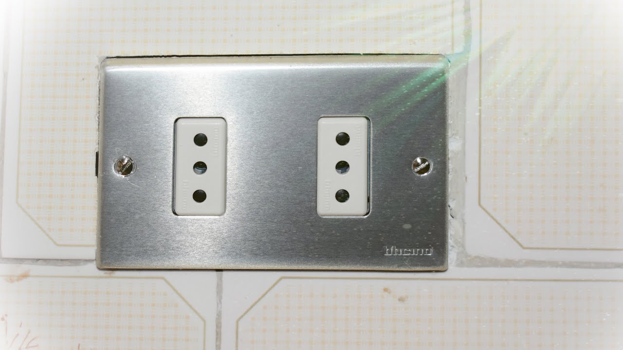 Cómo cambiar un enchufe simple en uno doble