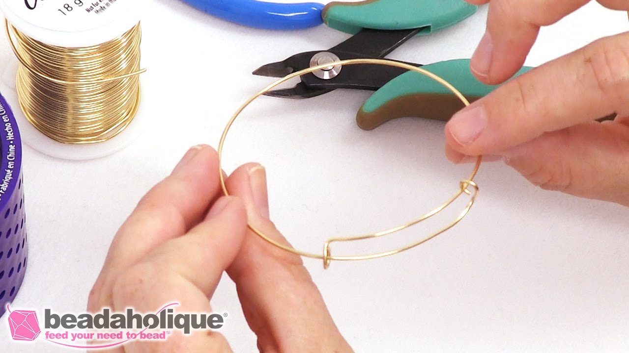 How to Make an Expandable Charm Bangle using the Artistic Wire 3D Bracelet Jig