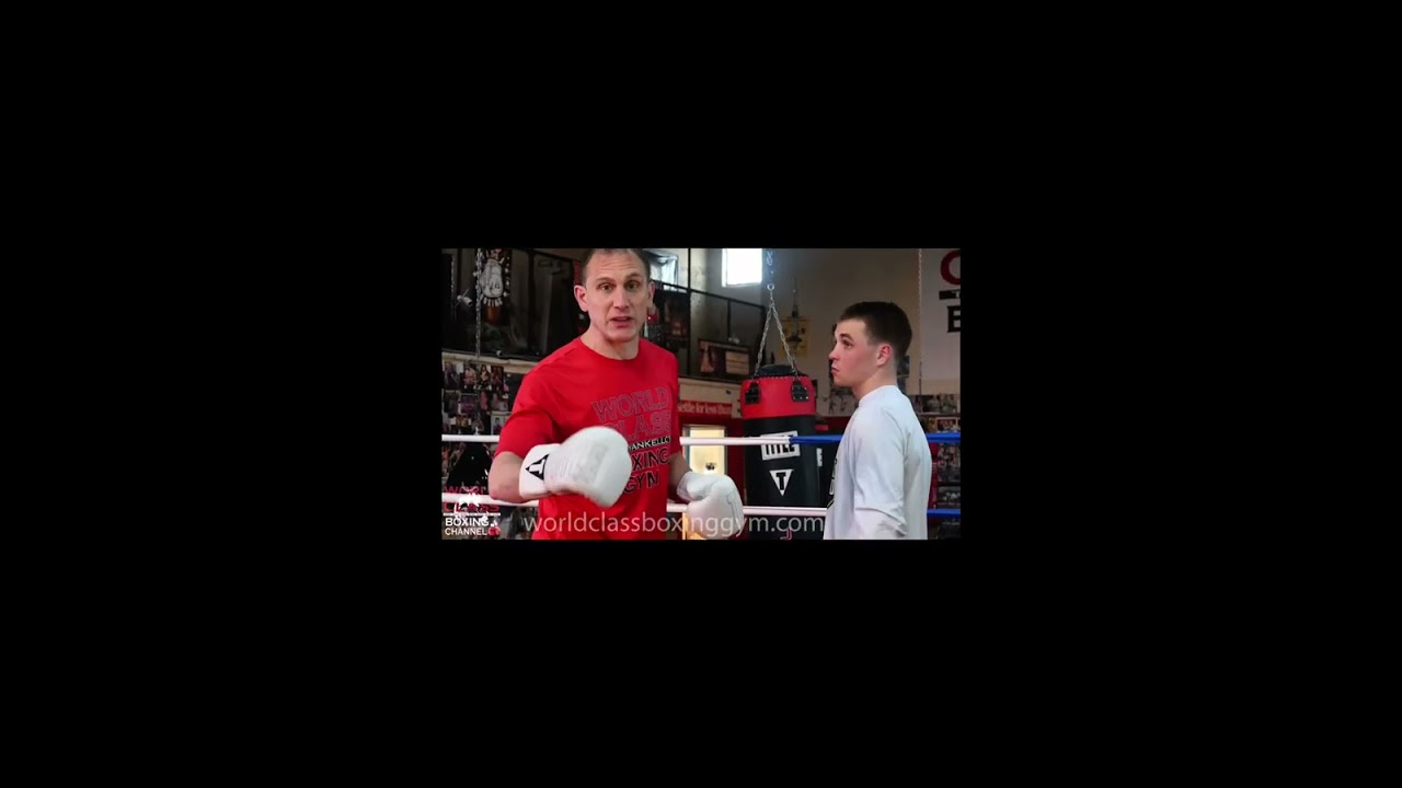 Better defense for the overhand right. High Guard or Philly Shell? #highguard #phillyshell #boxing