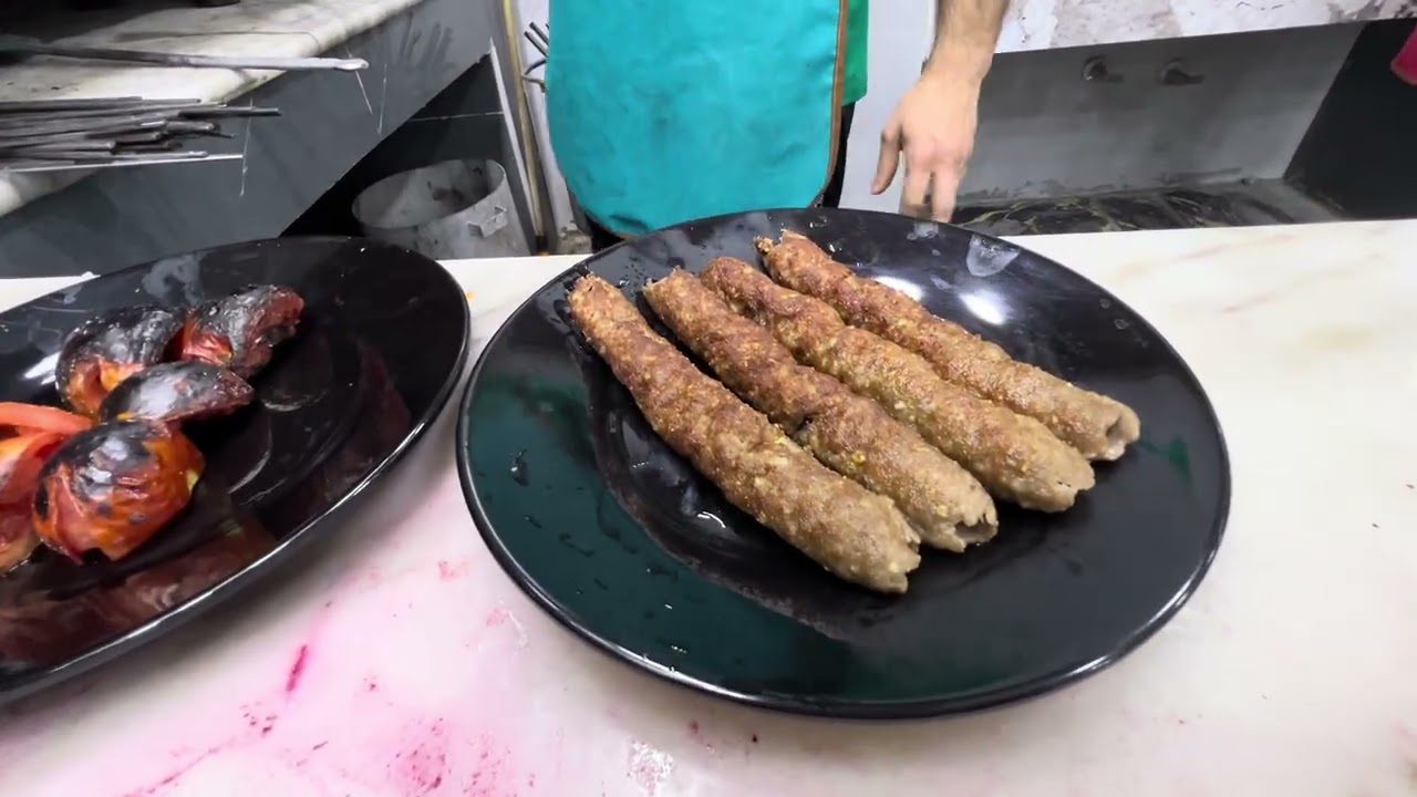الجزء الثاني (2)مطعم كباب ميسان بإدارة حيدر سلمان 'ميسان السوق الكبير قرب سوق الطيور مجاور مقهى دعير