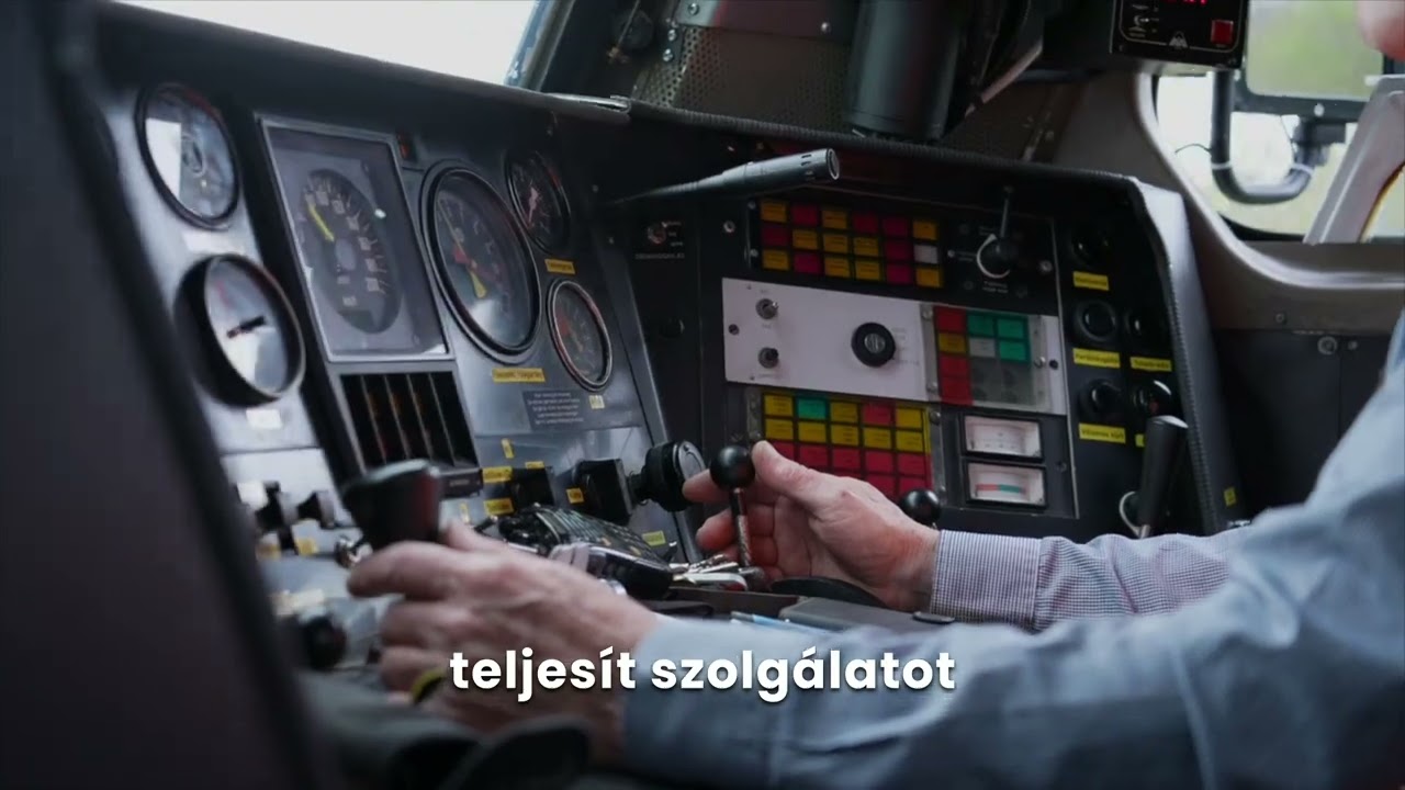 Deb&uuml;t&aacute;lt a Henschel mozdony