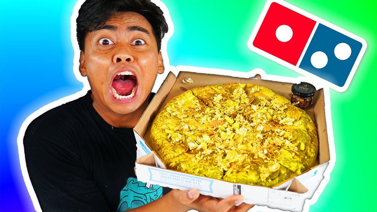 Ordering The Golden Pizza From Domino&rsquo;s Secret Menu!