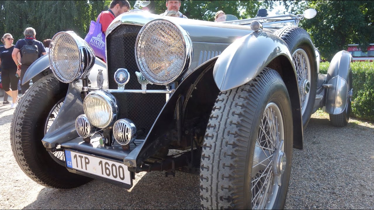 BENTLEY - VETERANFEST - z&aacute;mek Slavkov 2021