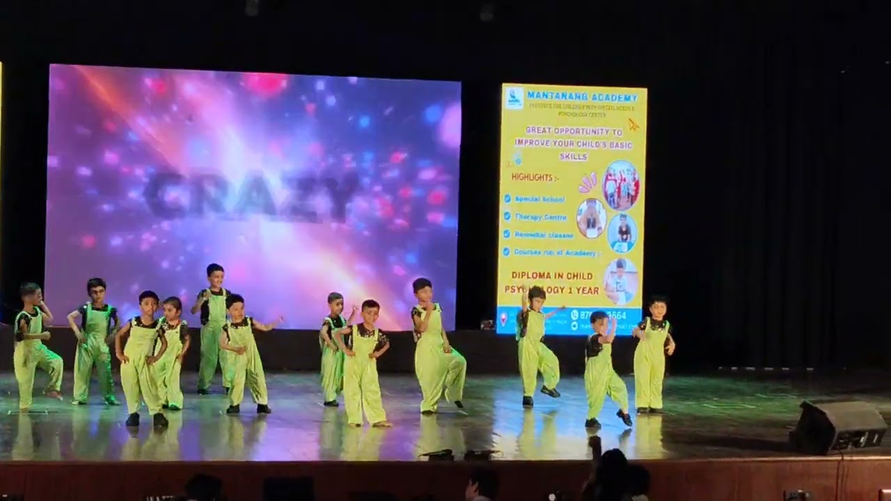 My brother's second dance performance...Papa kehate hai bada nam karega...