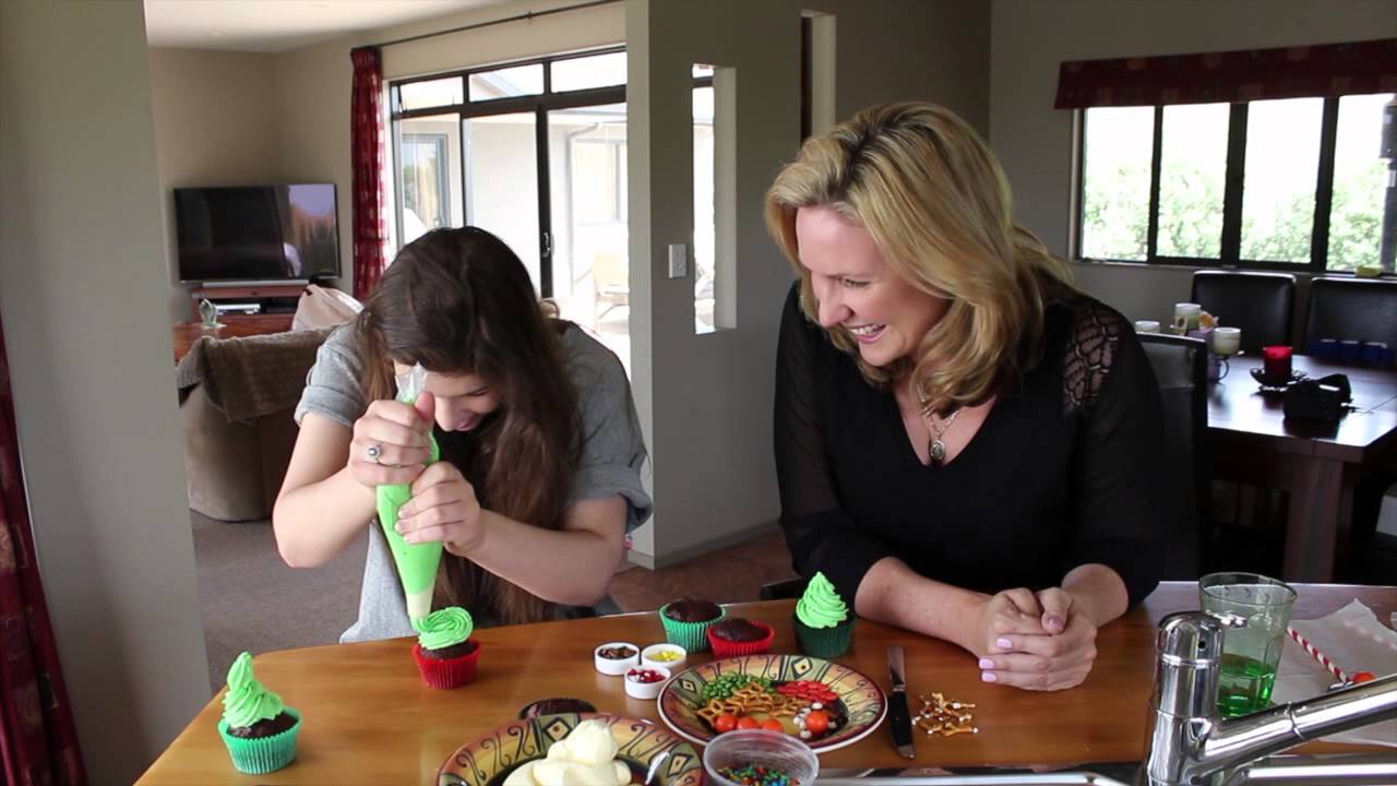 I'm quitting youtube to become a baker | Jamie's World