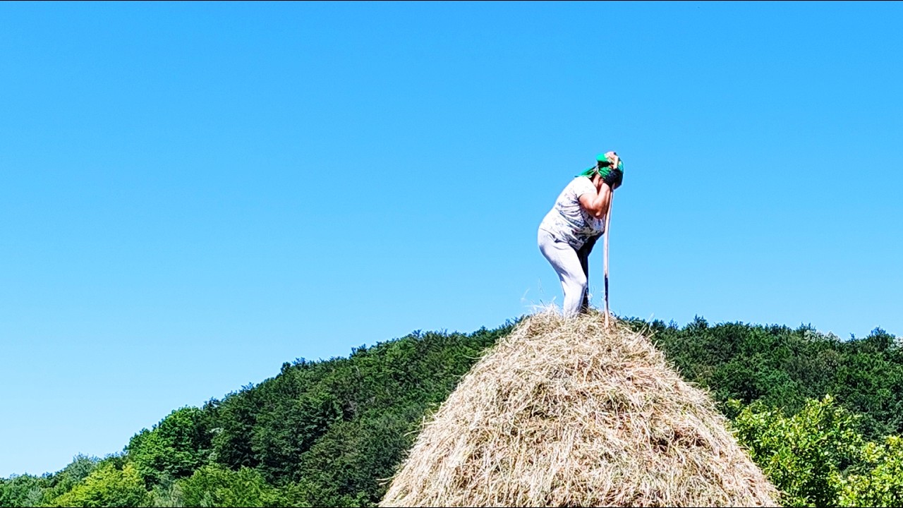 How people live in remote villages of Eastern Europe?The last souls survivors of a forgotten village