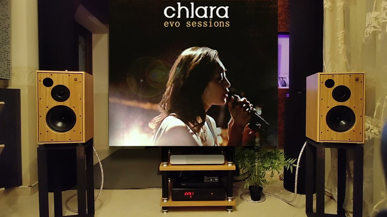 Chlara Audiophile voices demo on Harbeth M30.1
