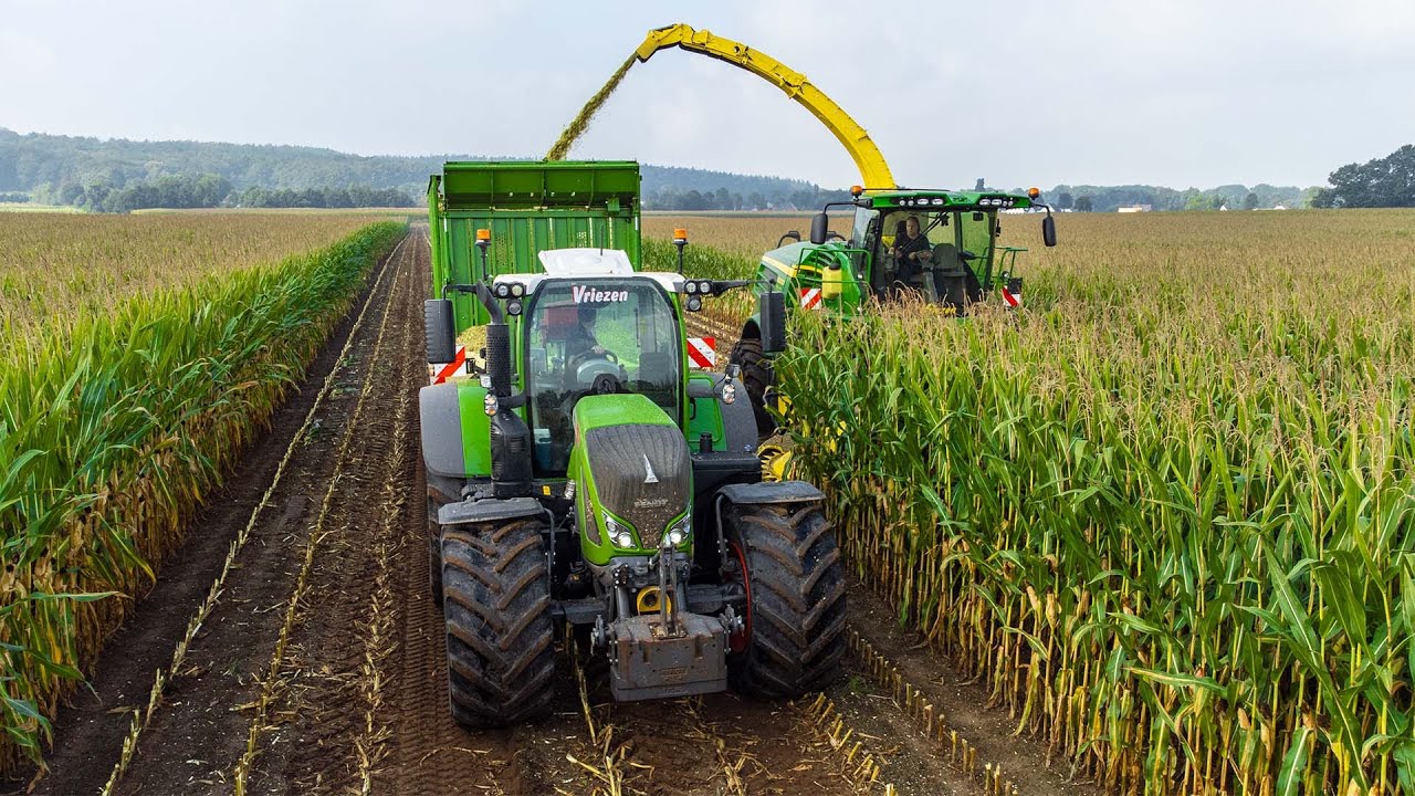 Mais Silage 2021 with John Deere 8300i | Vriezen - Braamt