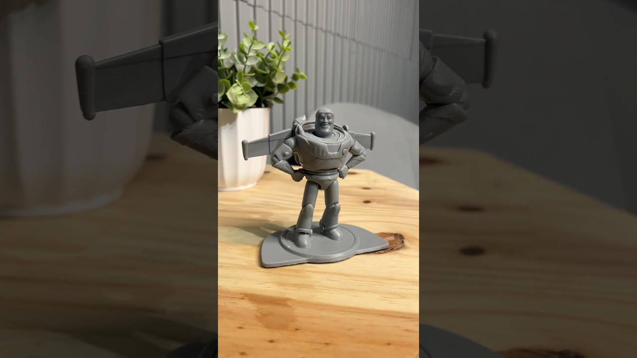 Vem conferir o passo a passo da impress&atilde;o 3D em resina do Buzz Lightyear.#Impress&atilde;o3D #Resina3D