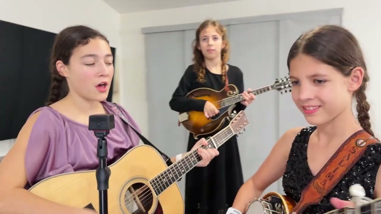Easy Does It (Emily Ann Roberts Cover) - The Alaskan Sunnyside Sisters 