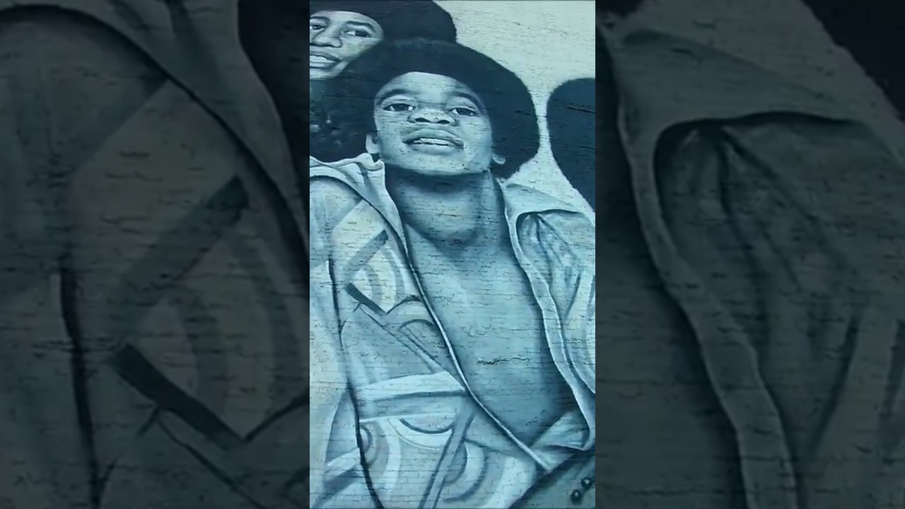 Huge Jackson 5 Mural on Broadway up close before the Demolition in Gary, Indiana/ Filmed 2018?