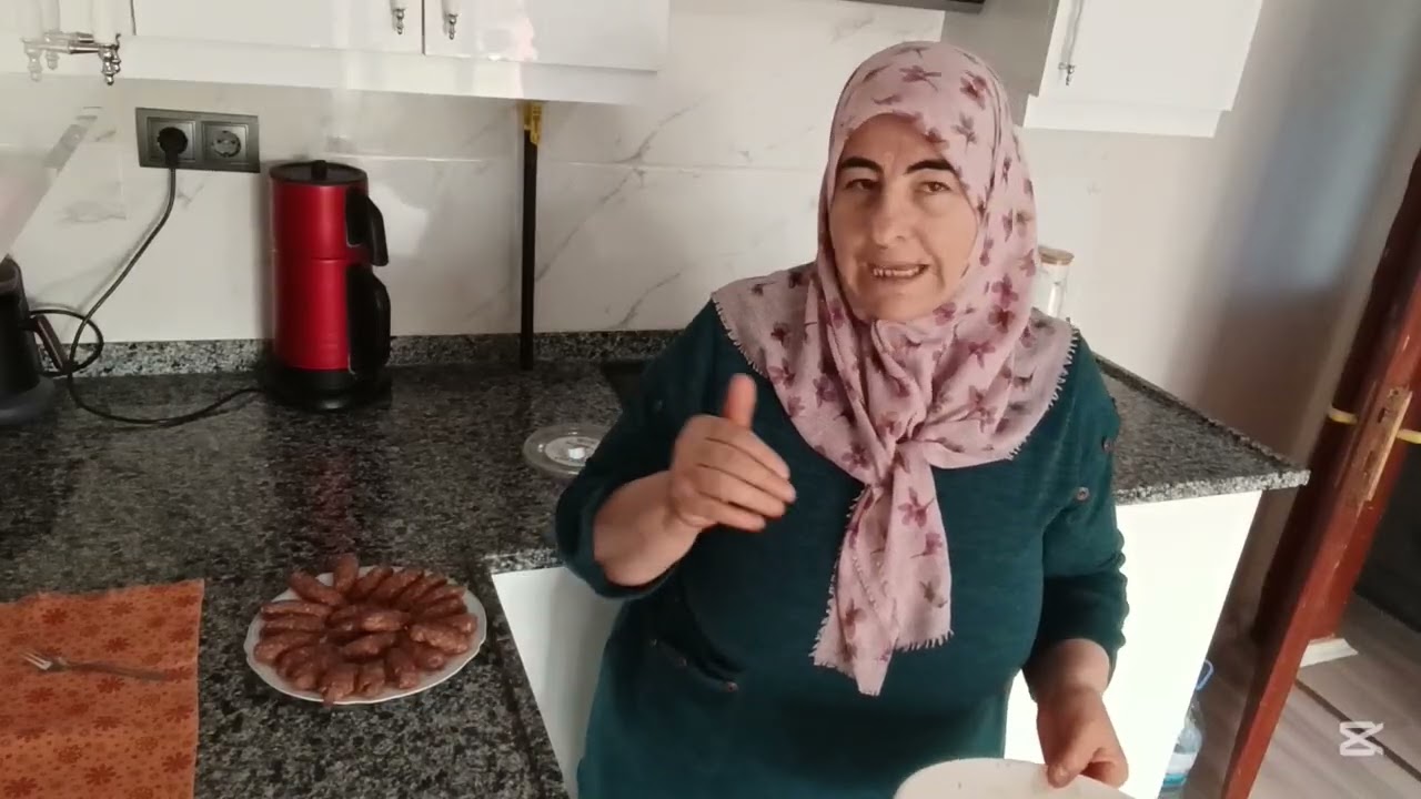 İzmir köftesi yapalım masaya gelmeden biten köfte aradınız bu mu acaba#keşfet 