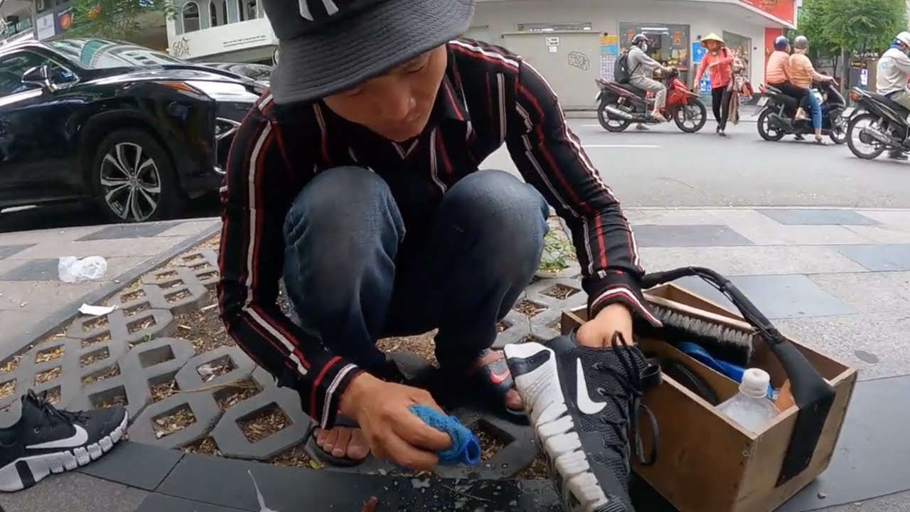 $2 Shoe Clean & Repair in Saigon, Vietnam 👞💦