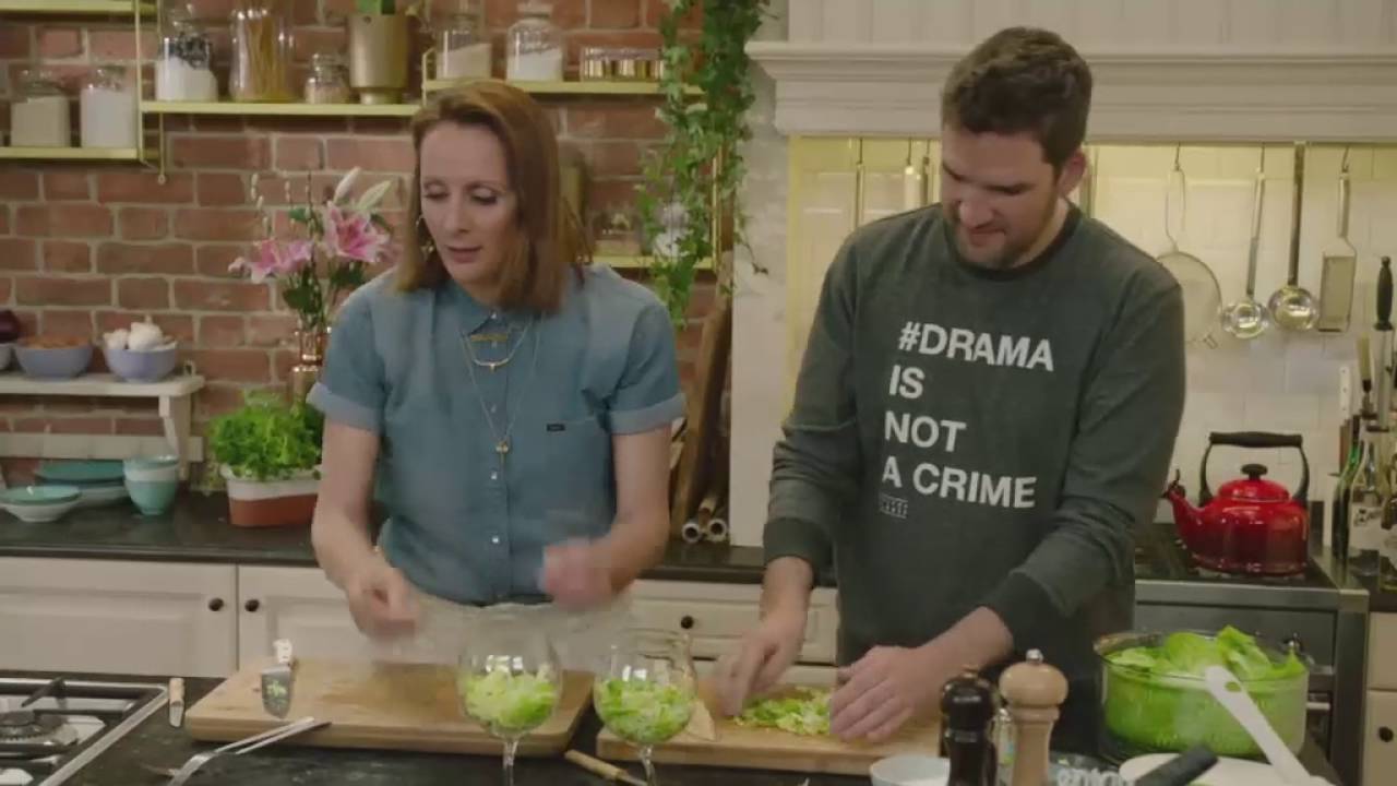 Heerlijke krabcocktail met avocado en pompelmoes | De Keuken van Sofie | VTM Koken