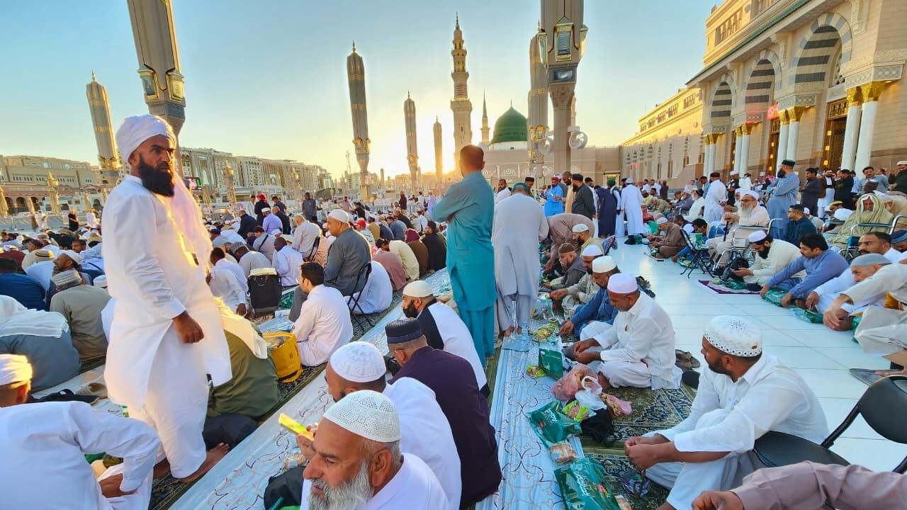LIVE 13th Ramadan Iftar in Al Masjid An Nabawi |  Madinah Maghrib, Food 4K