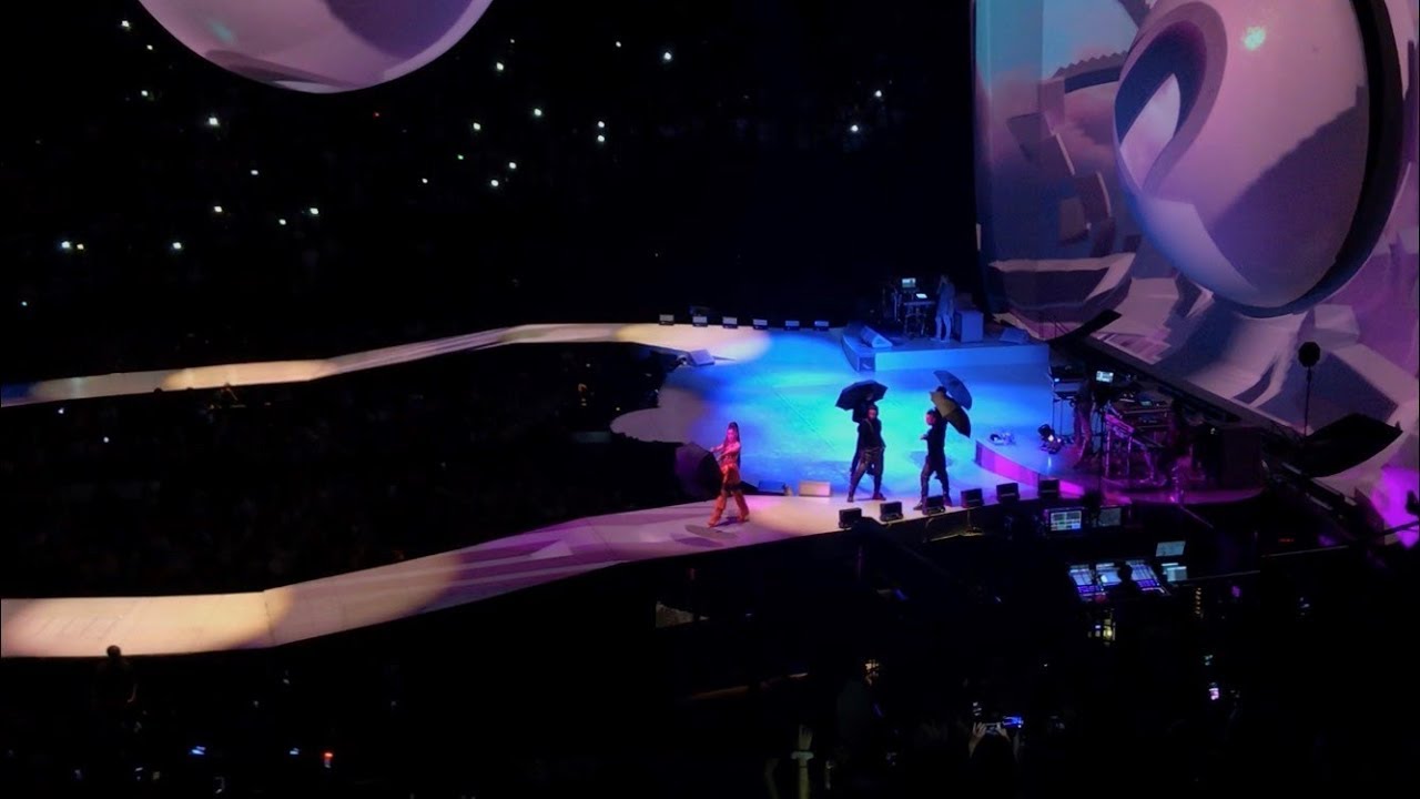 Ariana Grande - No Tears Left To Cry Live Sweetener World Tour Paris 27.08.2019