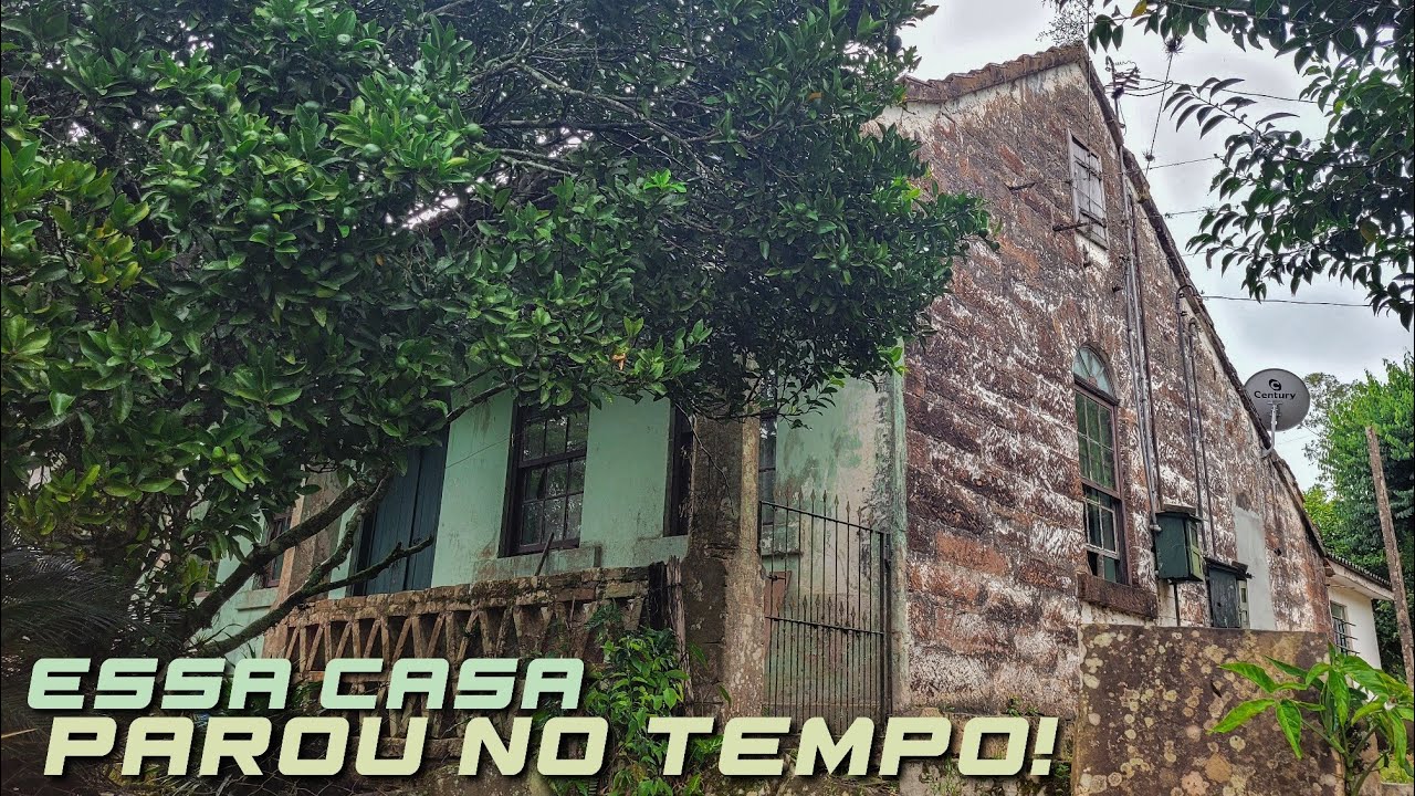 AOS 78 ANOS, ELE VIVE COM A ESPOSA NESTE CASARÃO DE PEDRA PARADO NO TEMPO!