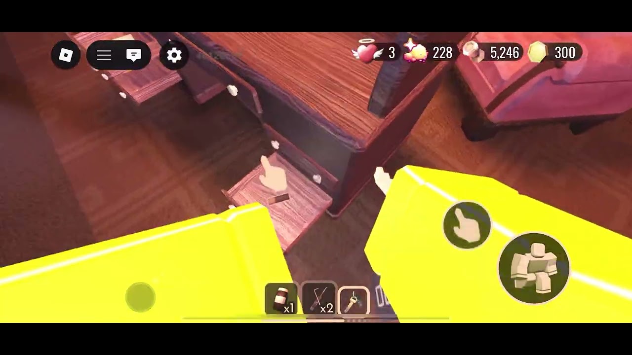 I played doors with my friend in hotel!(doors)
