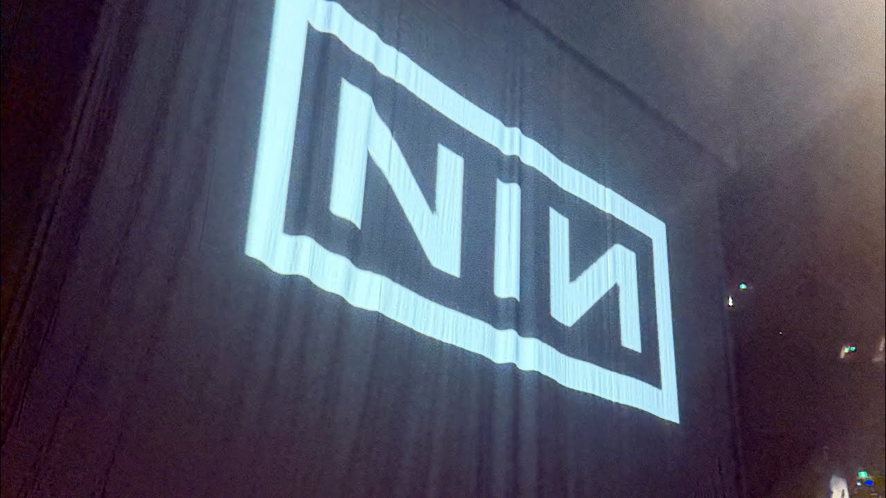 I WENT BACKSTAGE... - (Montreal Vlog/Nine Inch Nails concert)