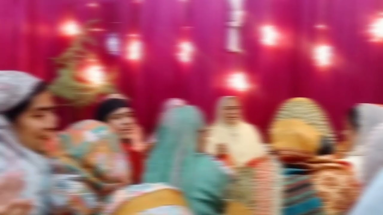 Kashmiri womens singing song...!#kashmiriwedding#marriage 
