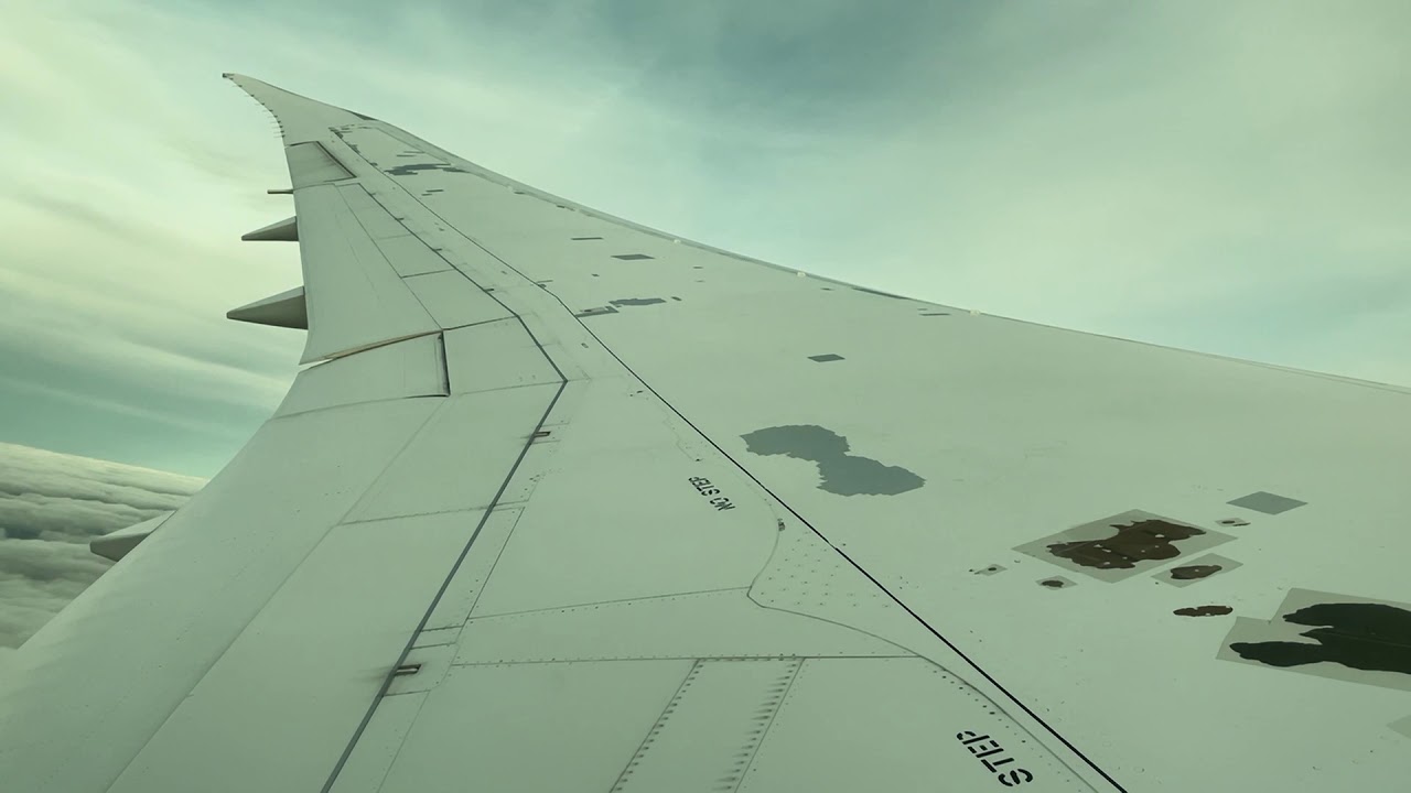 Cloudy Takeoff from Chicago ORD - American Airlines 787-8