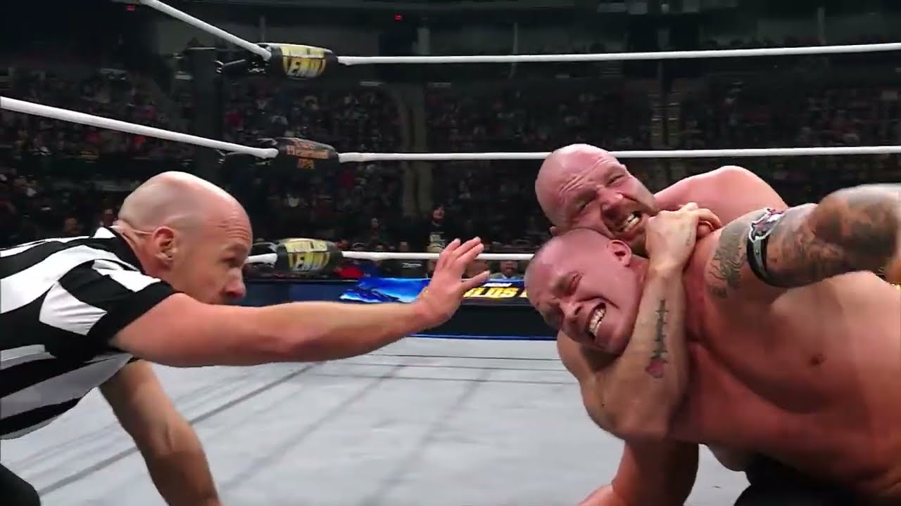 Kyle Fletcher se enfrenta a una lucha a muerte contra Jon Moxley.