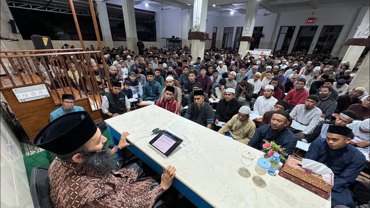 Boncenglah Keluargamu Ke Surga - Ustadz DR Syafiq Riza Basalamah MA