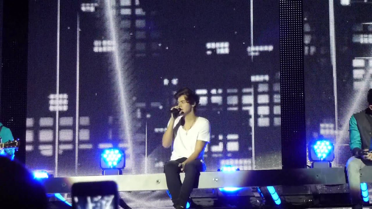 One Direction TMH tour - Little Things live HD O2 arena 24/02/13 Matinee