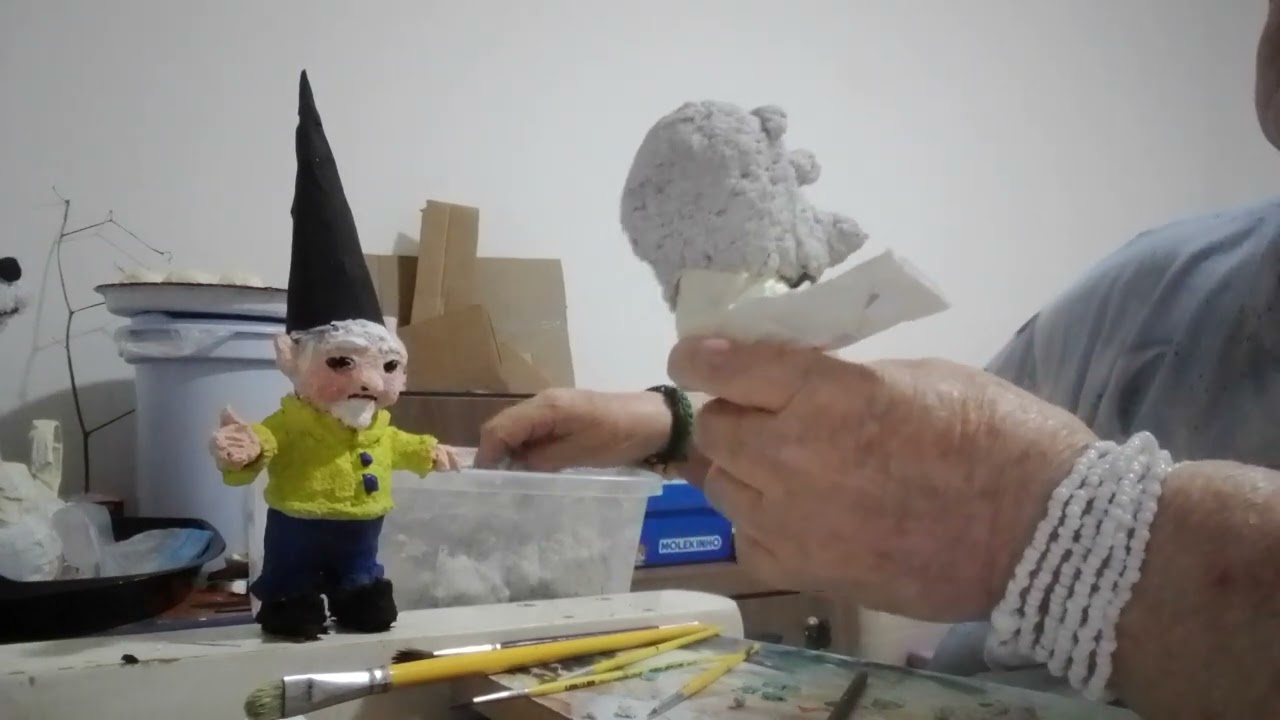 Gnomo de Papel Machê - Reciclando com Artes
