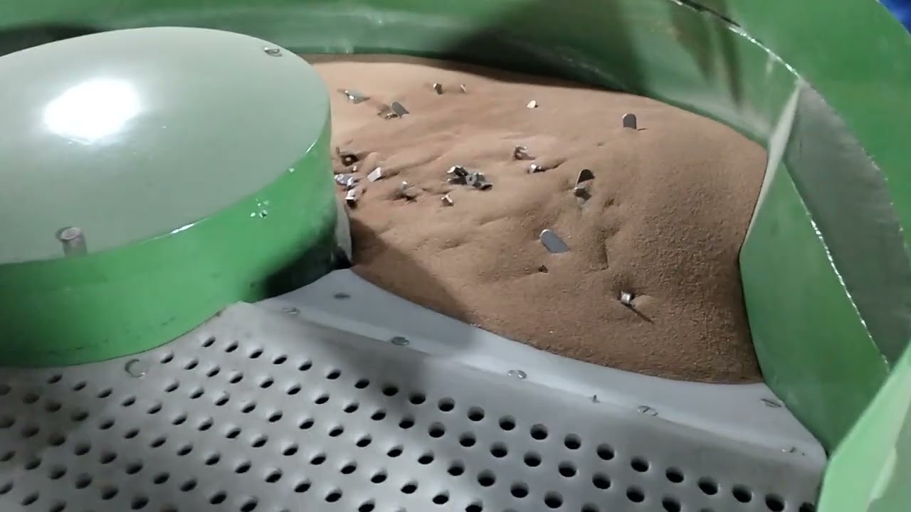 vibratory finishing machine for cleaning and finishing of of stainless steel parts