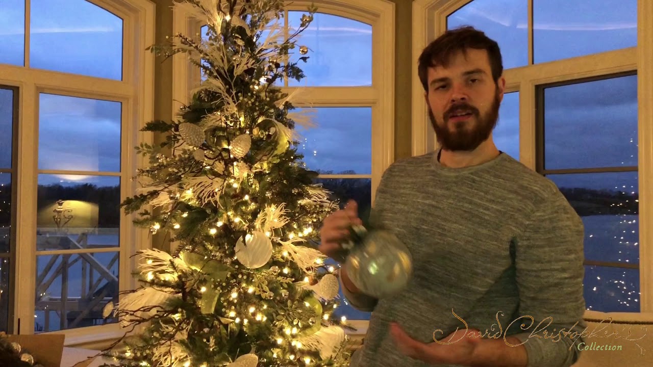 How To Decorate an Elegant Christmas Tree