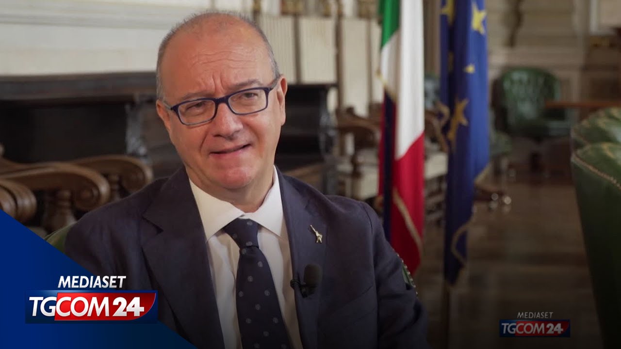 Valditara a Tgcom24: "Divieto dei cellulari in classe, ecco perché"