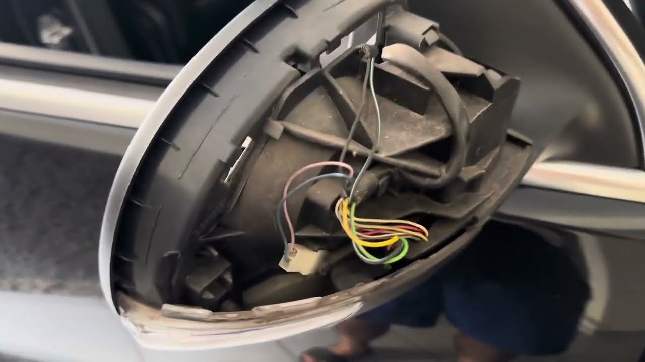 Instalei luz de Led no retrovisor da VW Tiguan 2013 - Como abrir o retrovisor da Tiguan