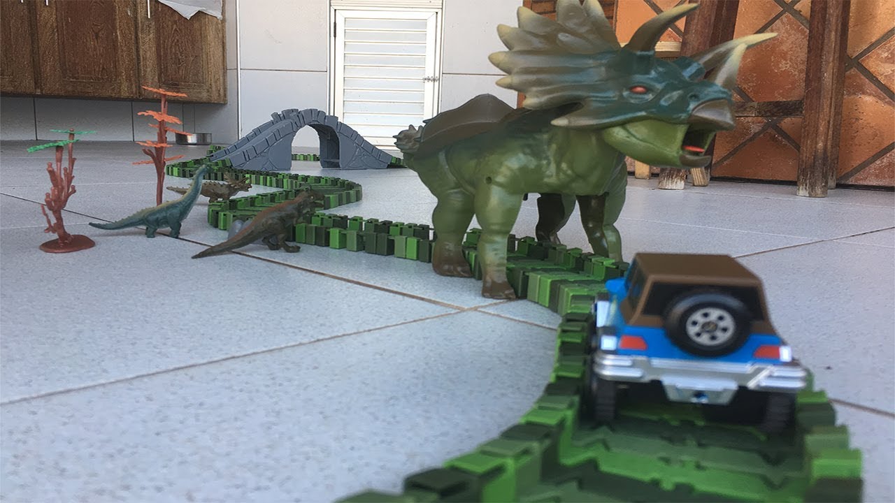 A PISTA DE CARRINHOS DE DINOSSAUROS SUPER DIFERENTE E MALUCA!