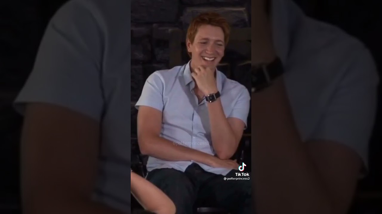 Oliver Phelps being hot af 🥵