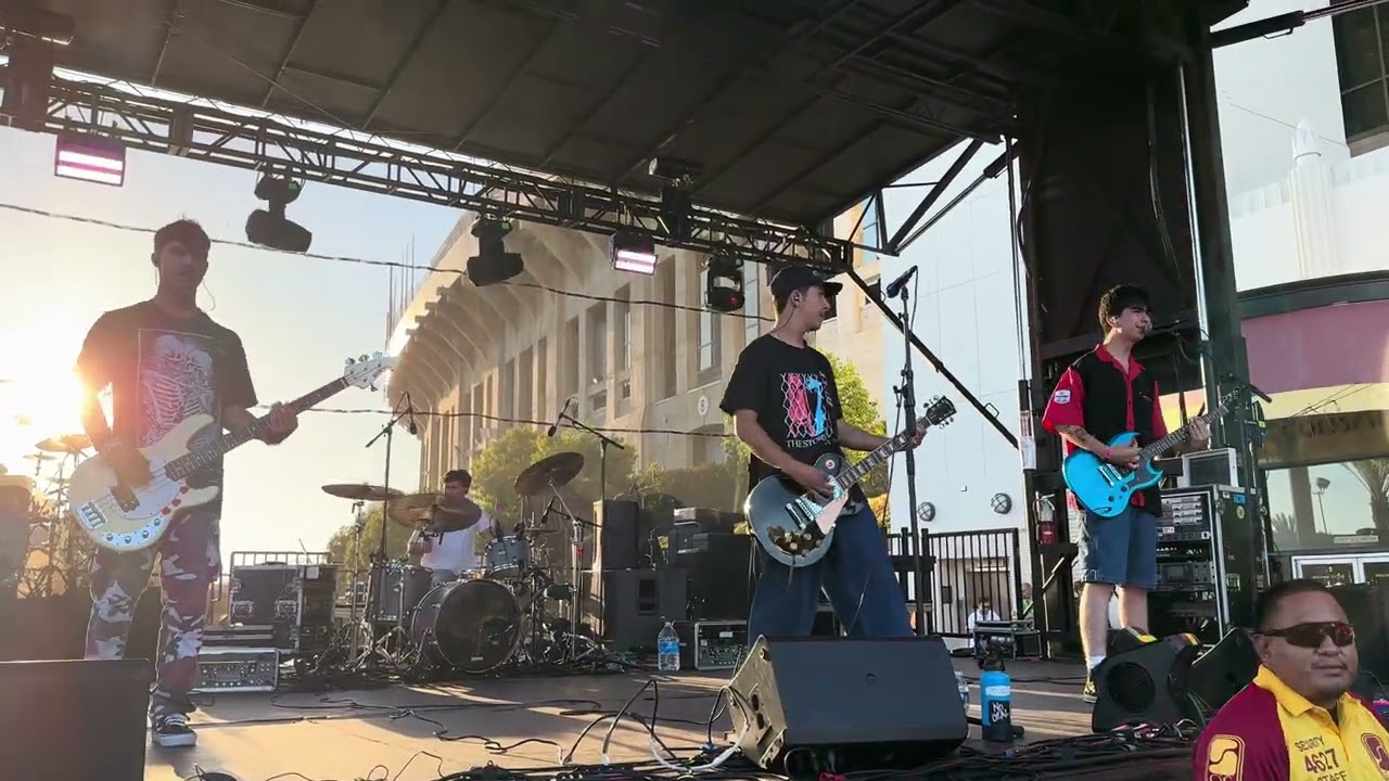 Complacent - New Aesthetic live California is For Lovers