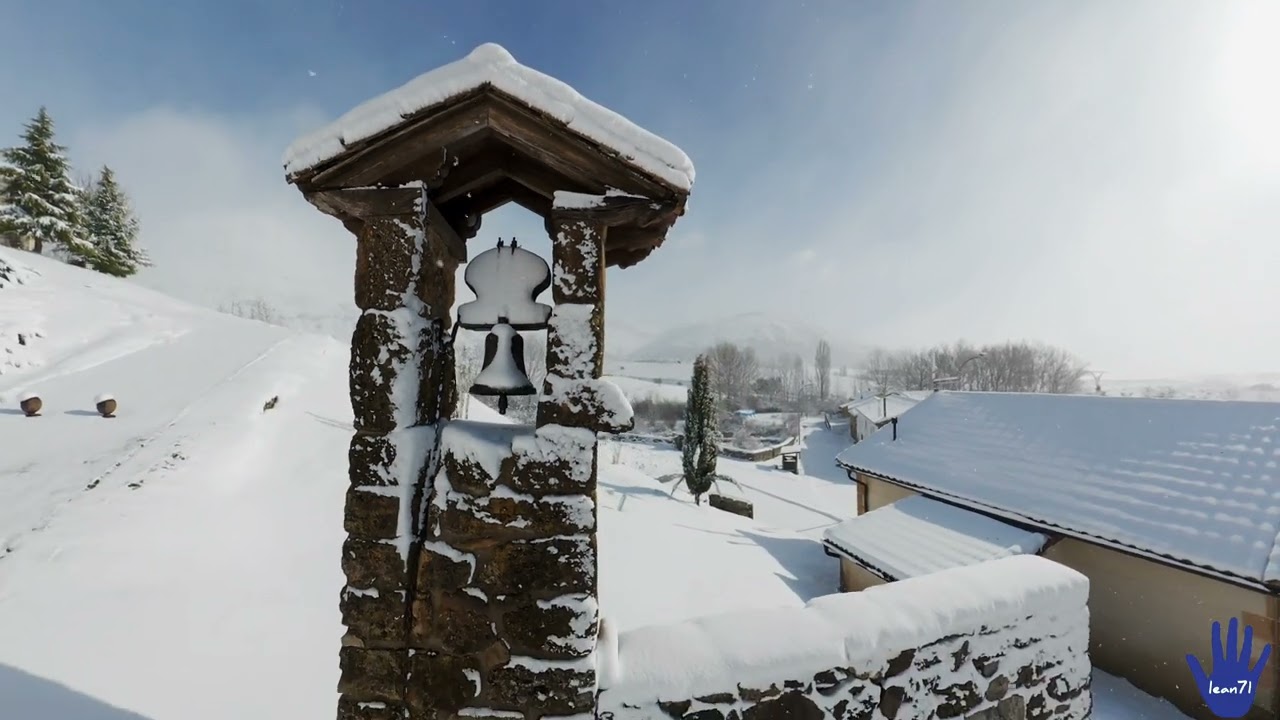 Villanueva de la Peña bajo la nieve