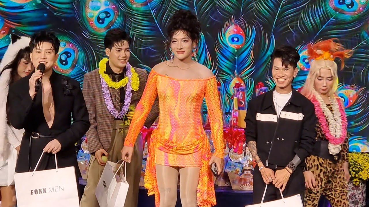 Bella rời đoàn,đêm diễn cuối tại sân khấu Sài Gòn Tân Thời sau khi đi show về 