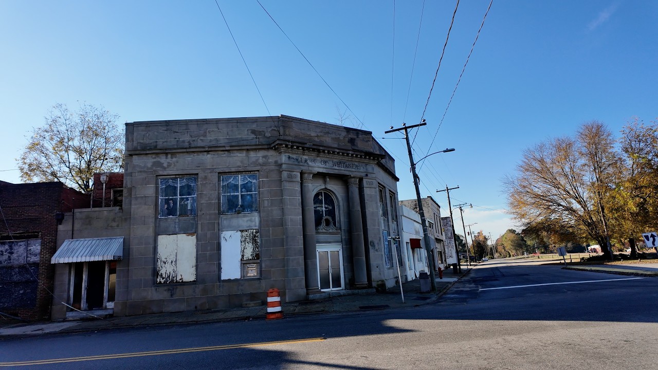 Whitakers North Carolina: EERILY EMPTY Town Is Totally Abandoned