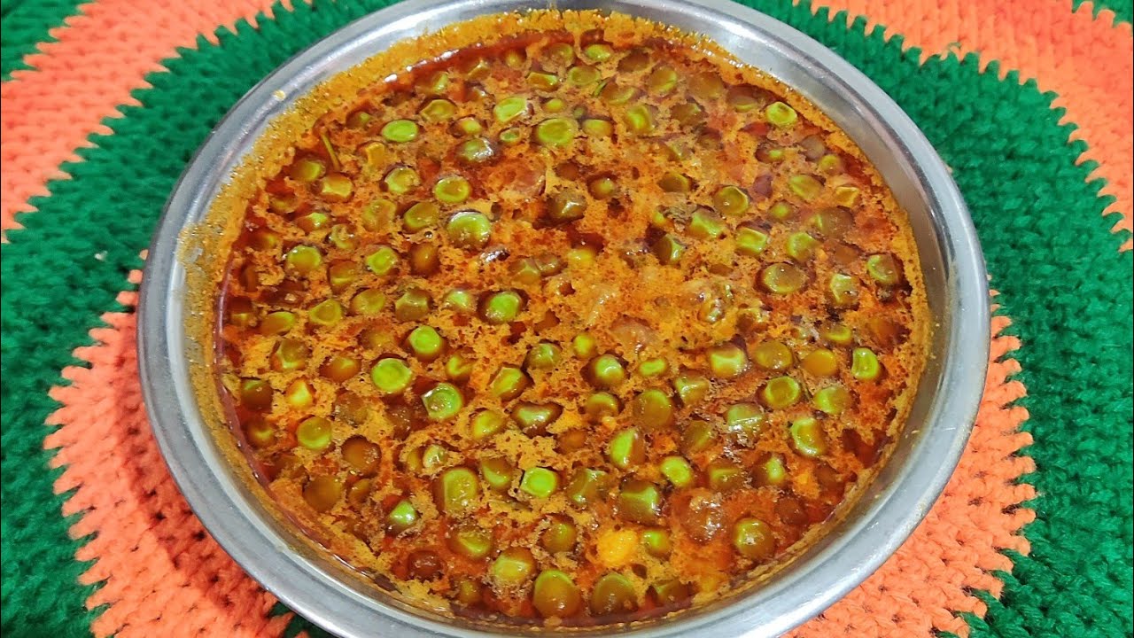 हिरव्या वाटाण्याचा रस्सा रेसिपी | Maharashtrian Style Green Peas Curry | Winter Special Recipe