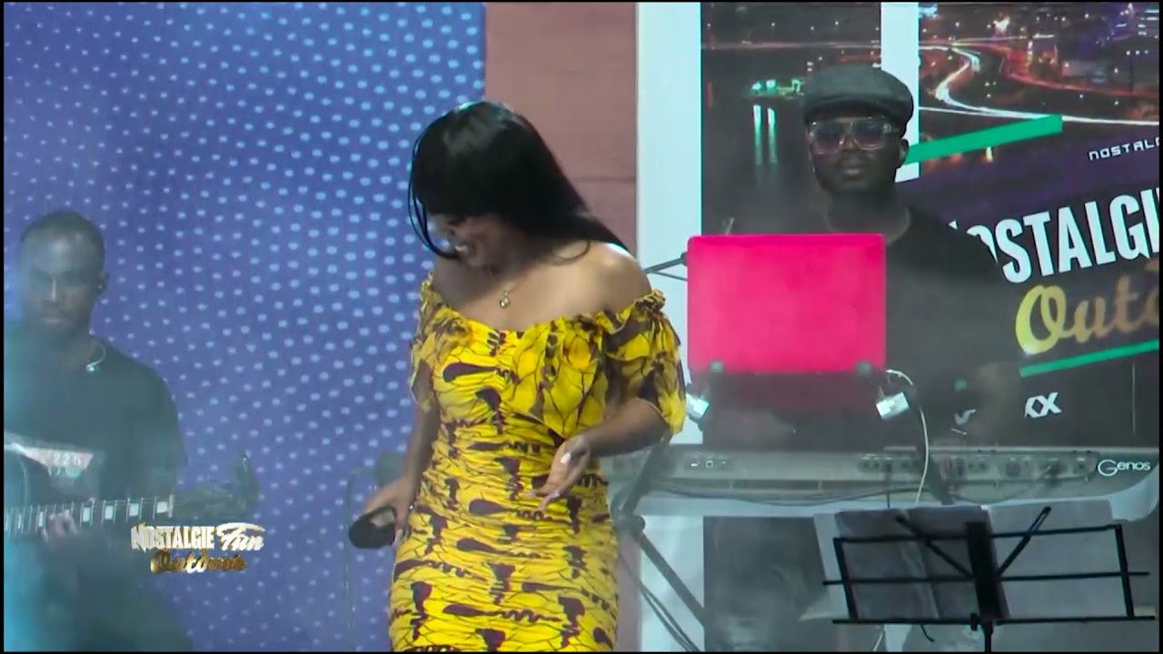 Ariel Sheney - AMINA en live sur la scène de Nostalgie Fun Outdoor