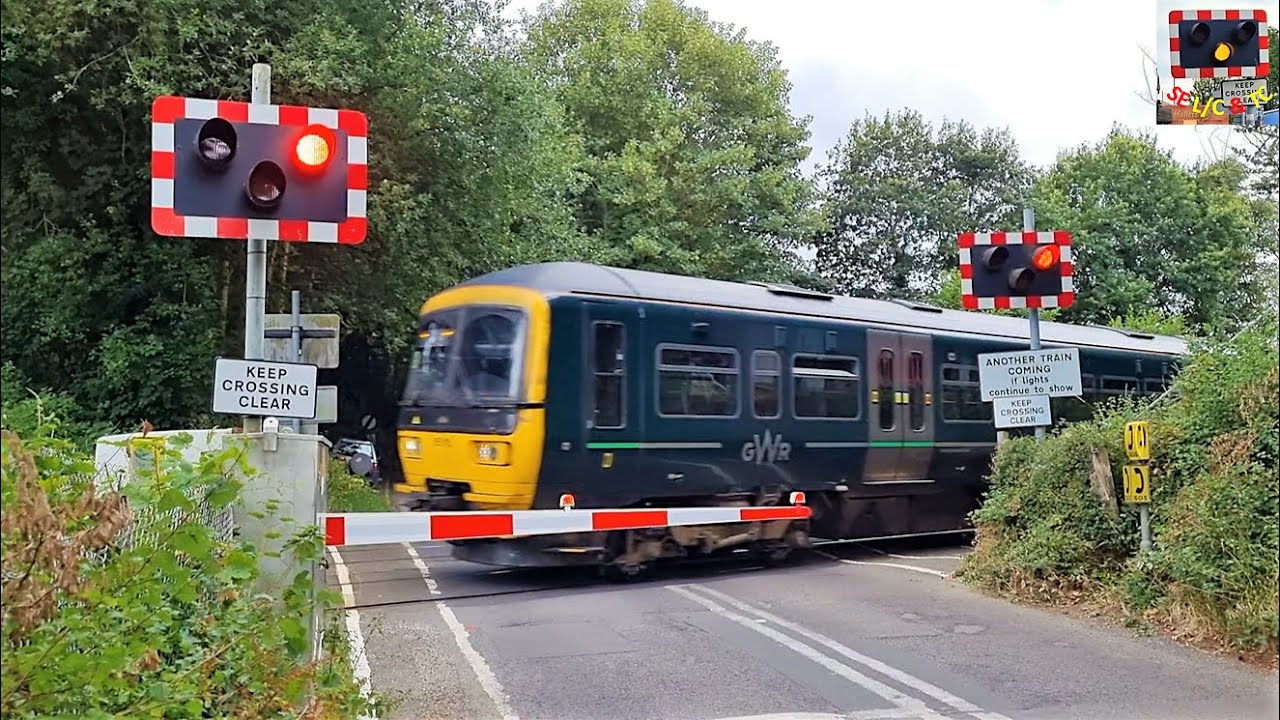 Gomshall Level Crossing, Surrey