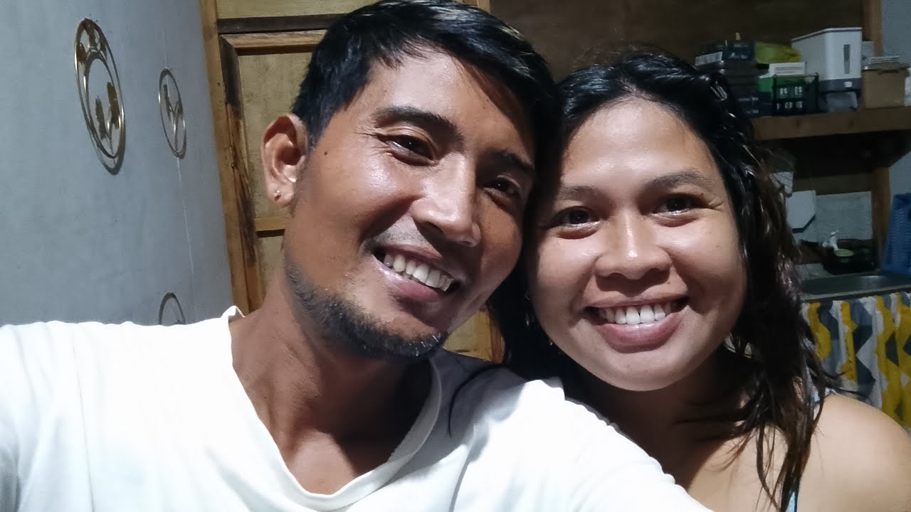 FIRST LIVE SA PAG UWI NG AMING BAHAY!