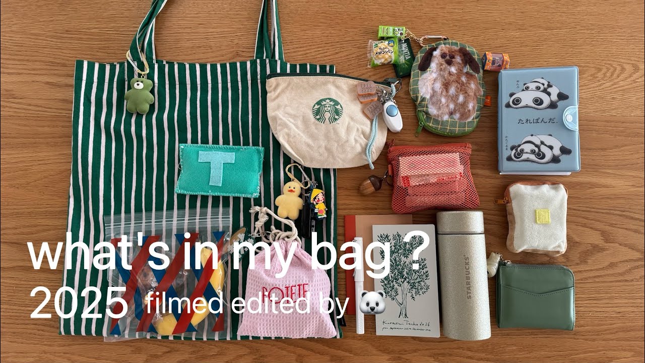 【item】what's in my bag？|お仕事の日の持ち物|かばんの中身|ガチャガチャ|シール帳