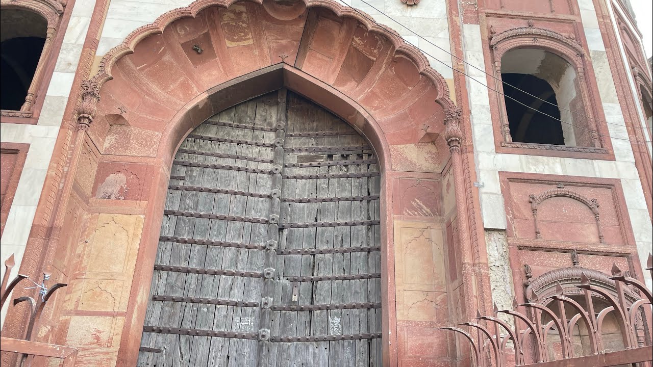 The Last Mughal Palace | Zafar Mahal The Forgotten Mughal Monument of Mehrauli Delhi 
