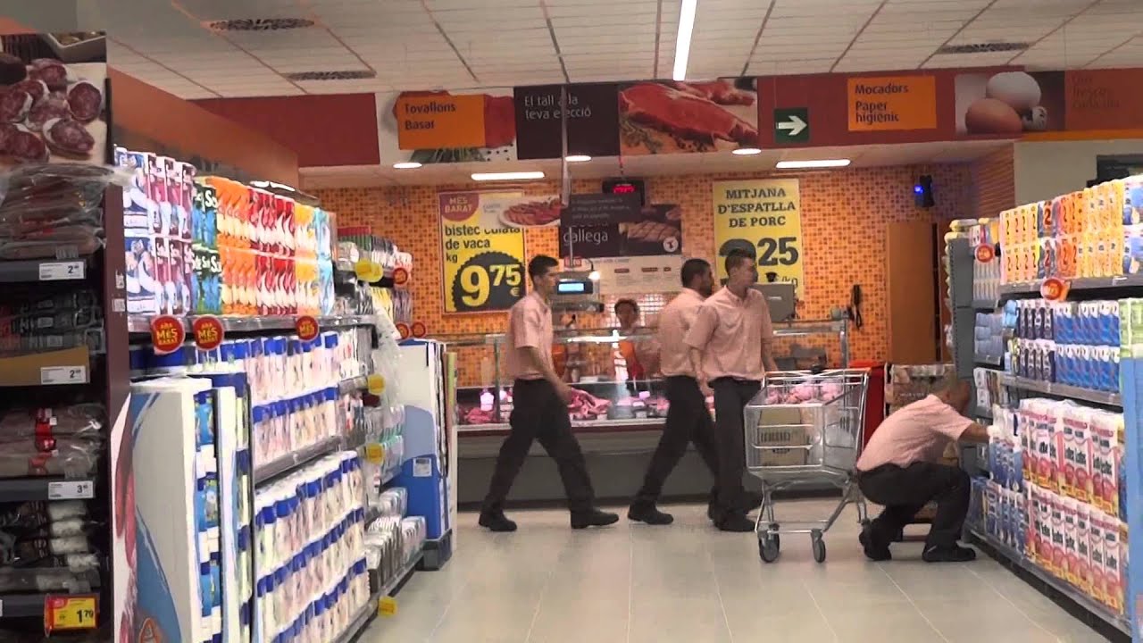 Apertura del supermercado Consum en Blanes